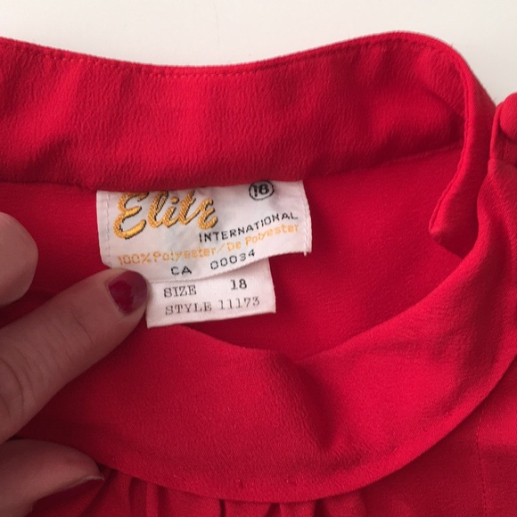 Vintage red blouse - so classy! - Picture 3 of 7